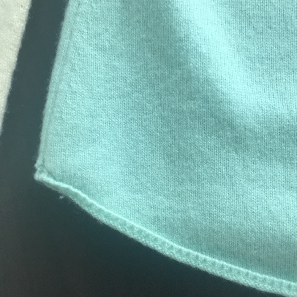 Banana Republic Cashmere Sweater - Picture 4 of 5